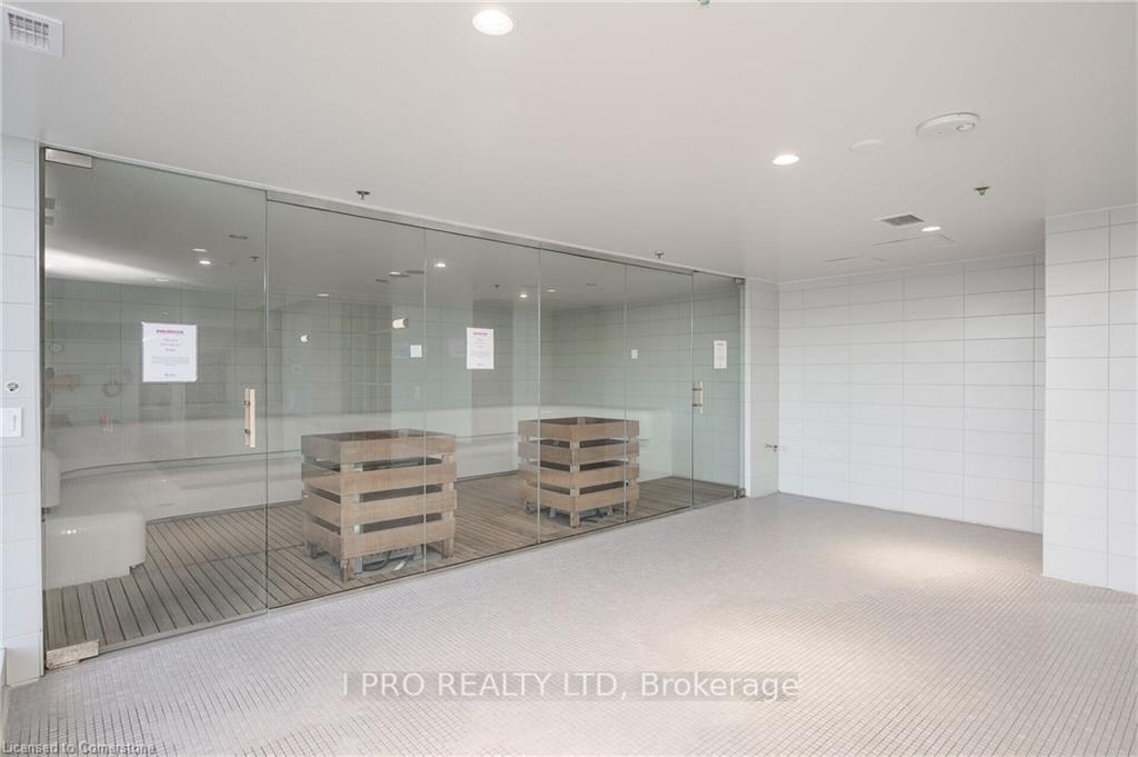 2 Bedrooms Condo at 2087 Fairview, Burlington For sale