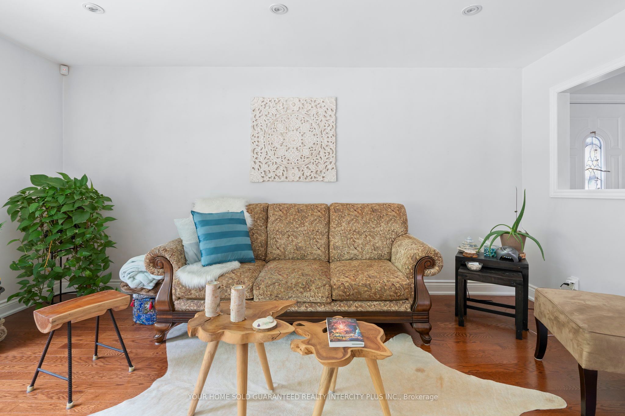 8 Neapolitan Drive