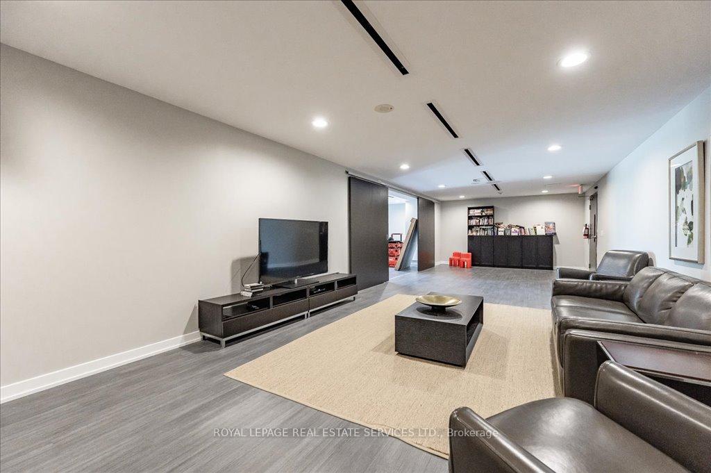 1 Bedroom Condo at 1940 Ironstone, Burlington For sale