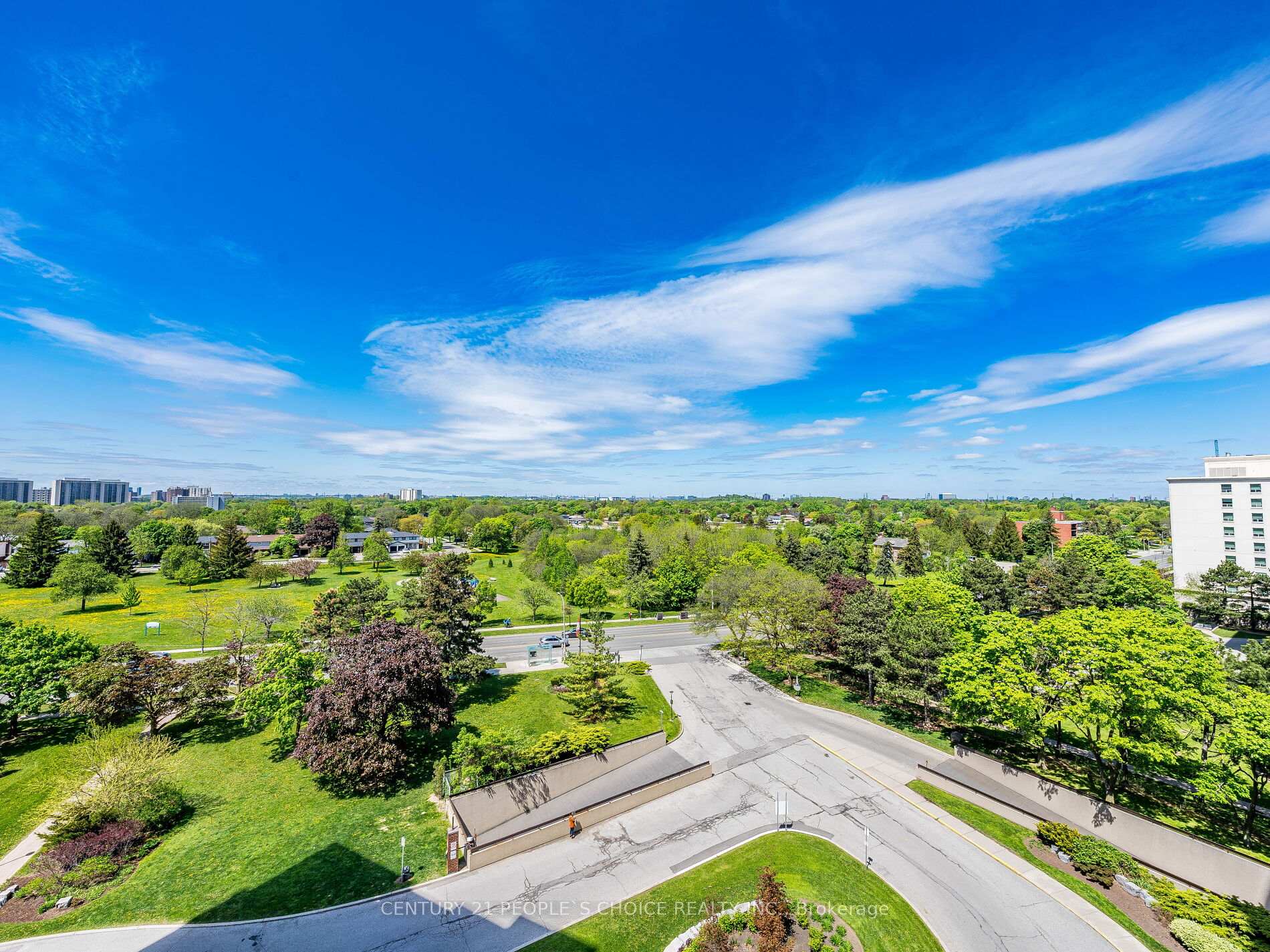 2 Bedrooms Condo at 451 The West Mall, Toronto For sale
