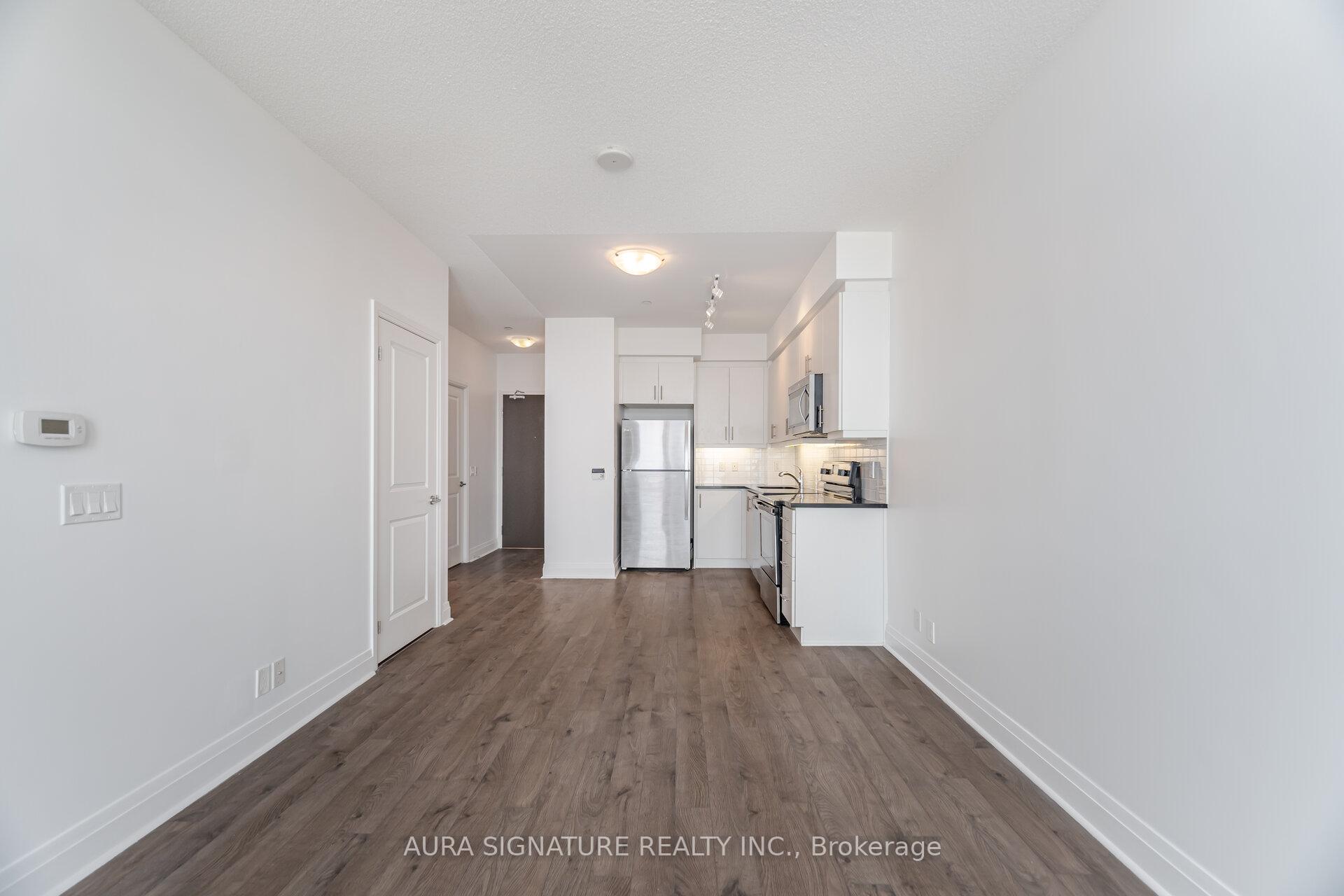 2 Bedrooms Condo at 15 Zorra, Toronto For sale