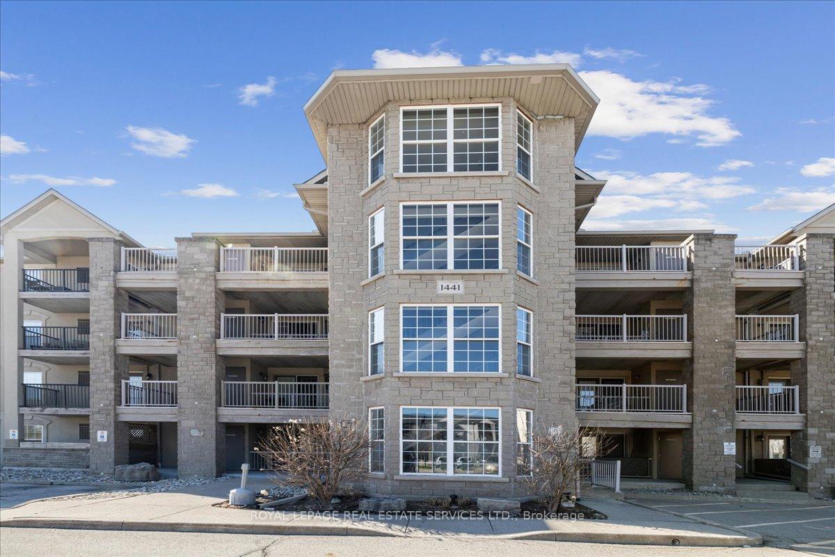 2 Bedrooms Condo at 1441 Walkers, Burlington For sale