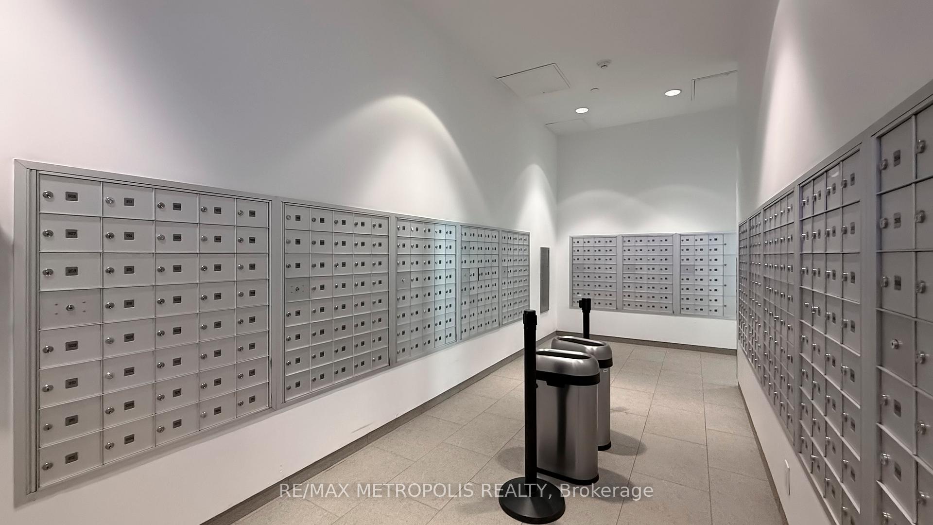 1 Bedroom Condo at 105 The Queensway, Toronto For sale