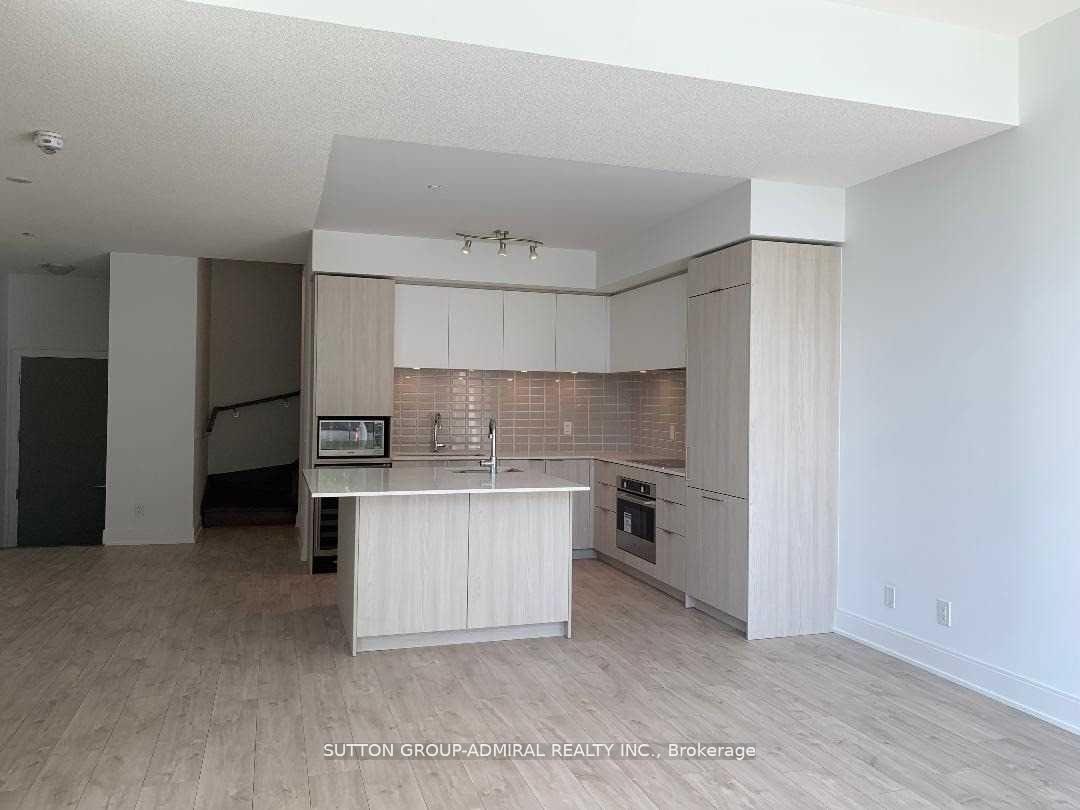 3 Bedrooms Condo at 70 Annie Craig, Toronto For sale