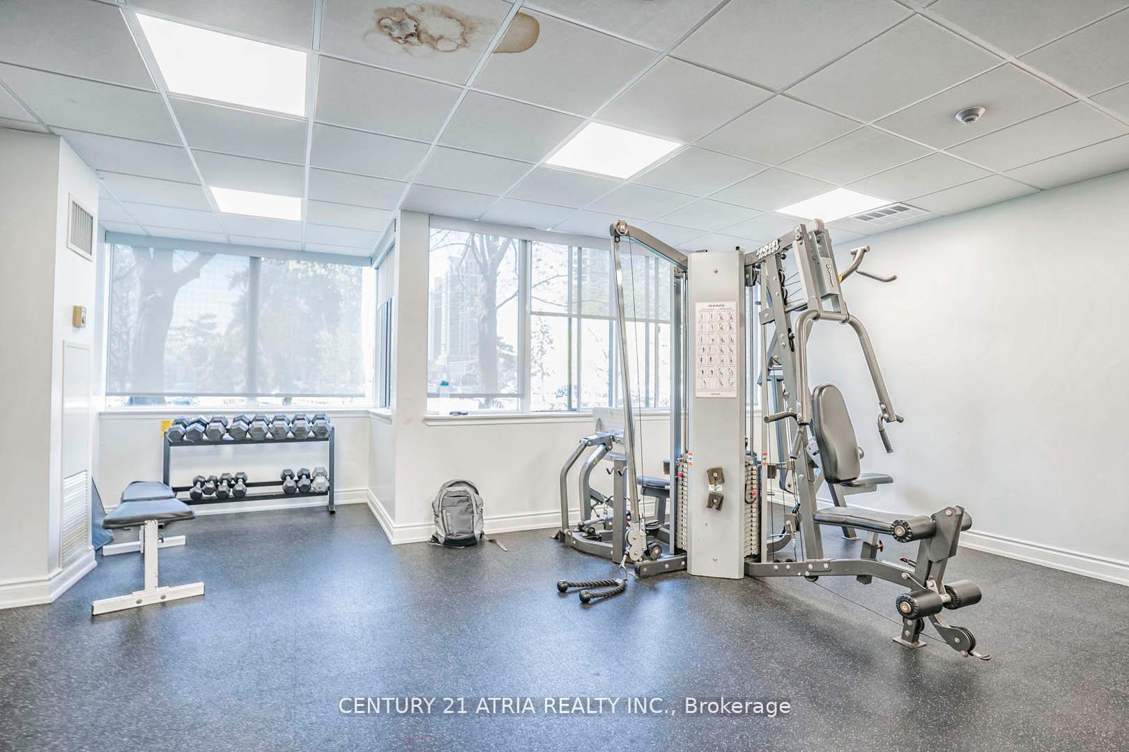 2 Bedrooms Condo at 350 Webb, Mississauga For sale