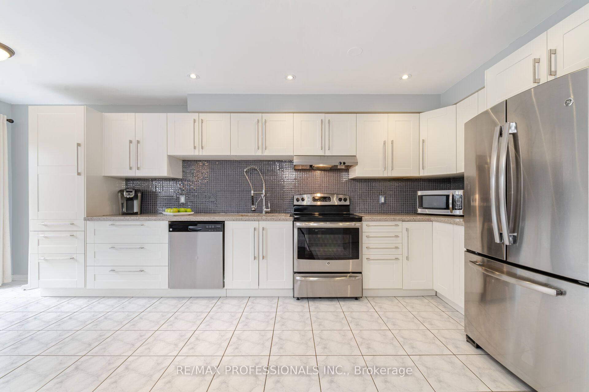 3938 Beechnut Row, Mississauga, ON L5N 6X3