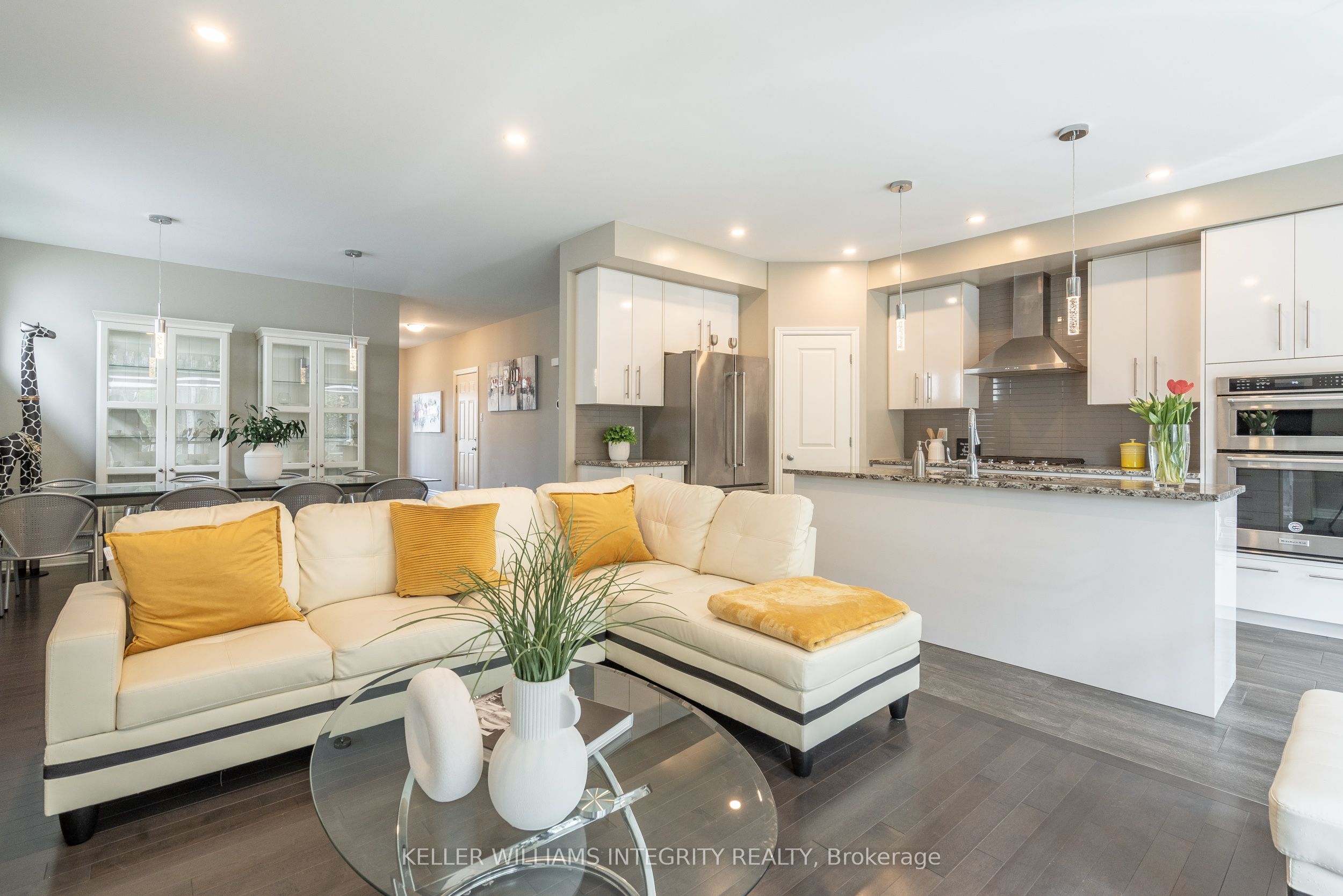 1126 Beckett Crescent