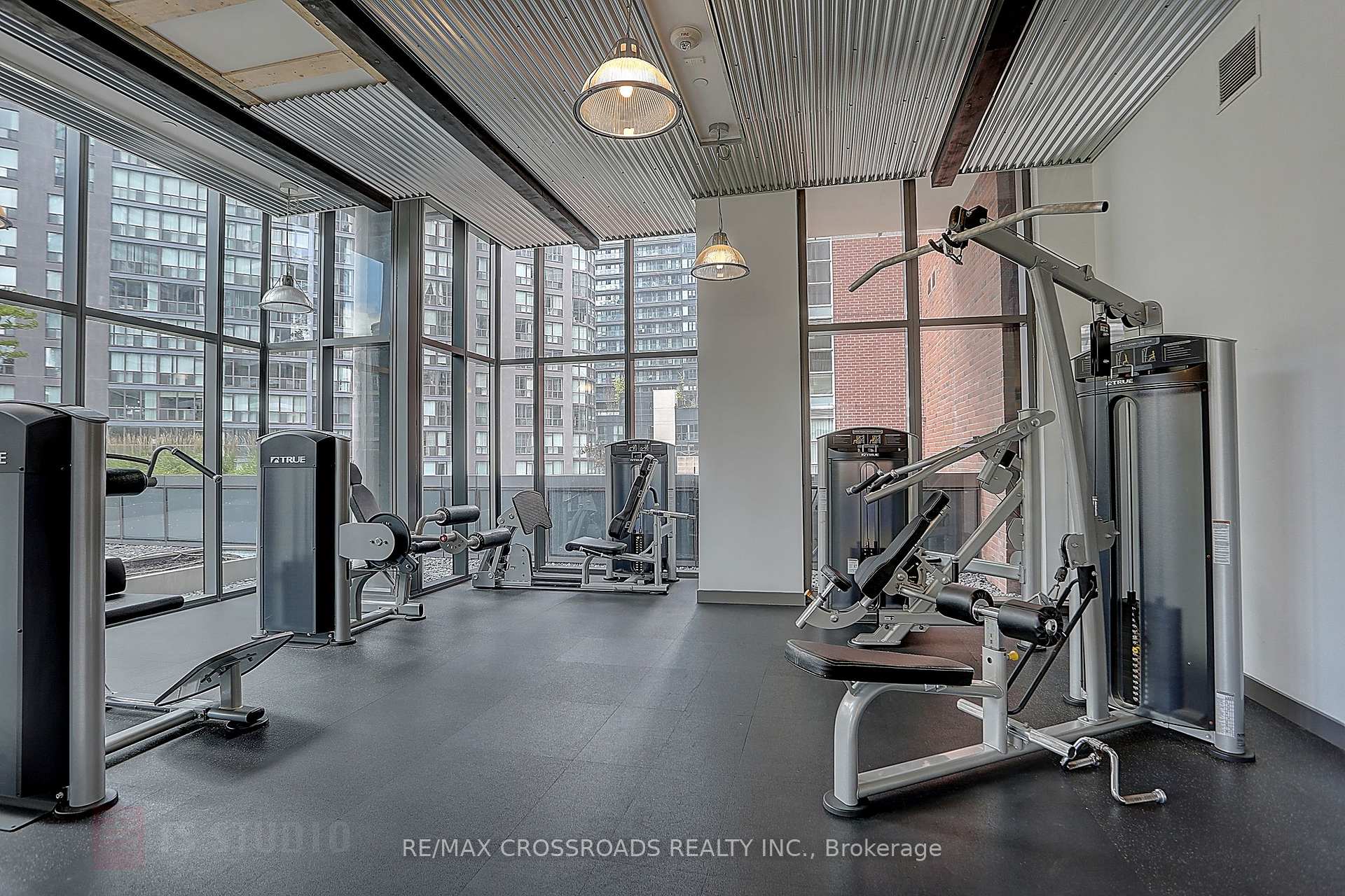 2 Bedrooms Condo at 5 St Joseph, Toronto For sale