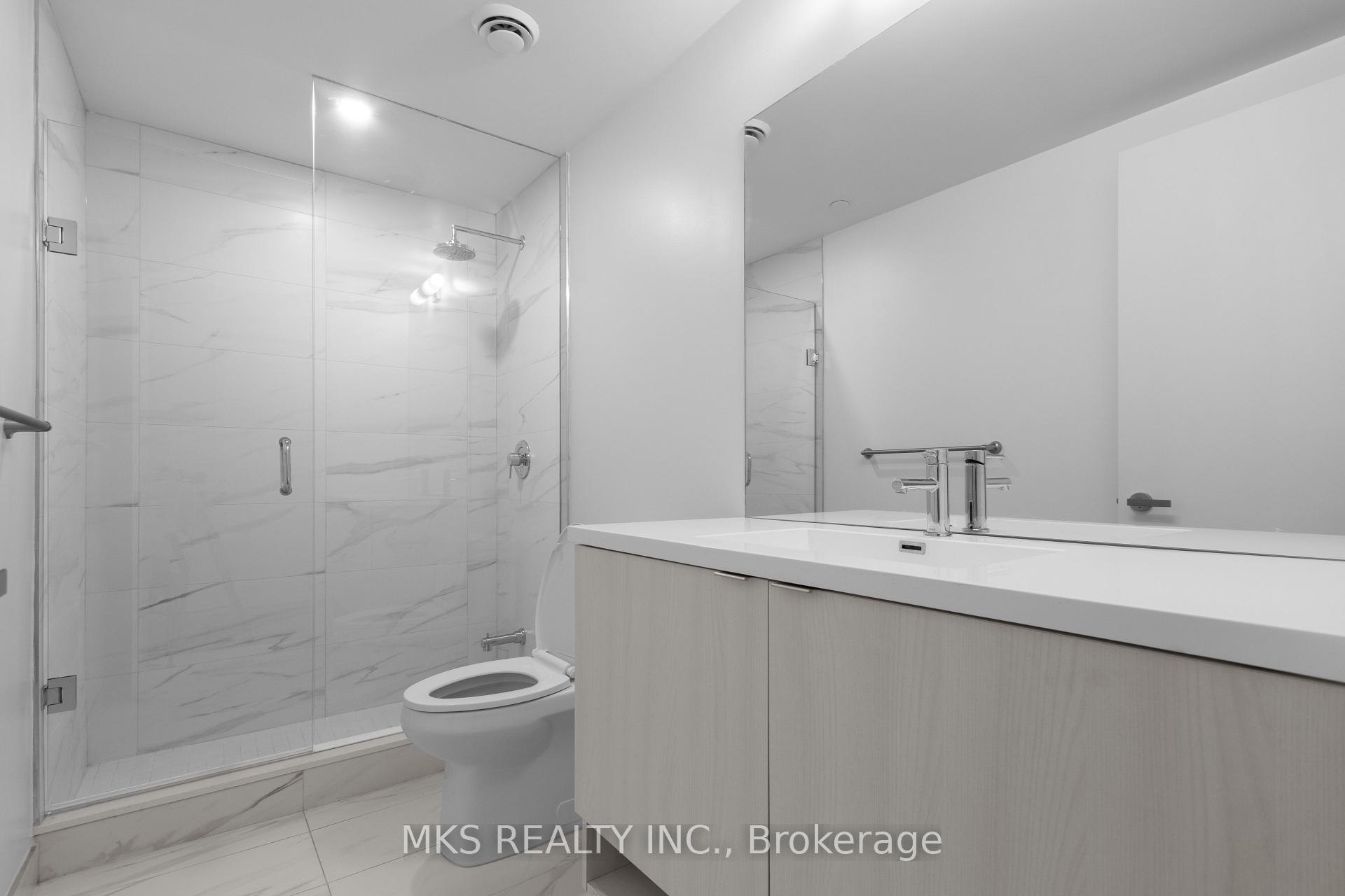 3 Bedrooms Condo at 138 Downes,  Toronto For sale