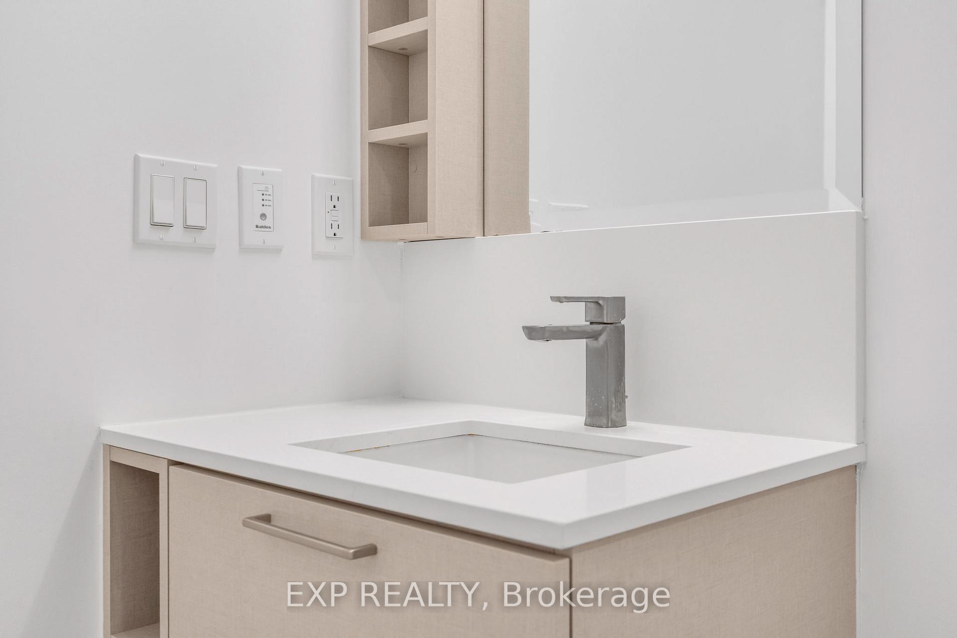 2 Bedrooms Condo at 19 Western Battery, Toronto For sale