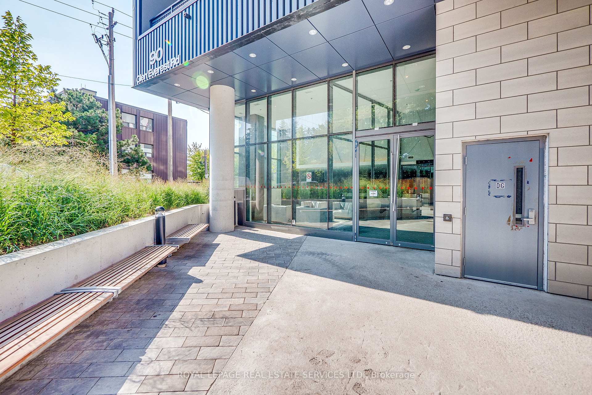2 Bedrooms Condo at 90 Glen Everest, Toronto For sale