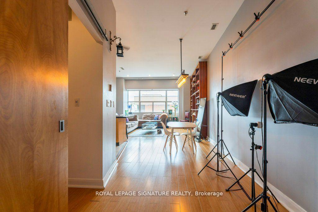 2 Bedrooms Condo at 700 King, Toronto For sale