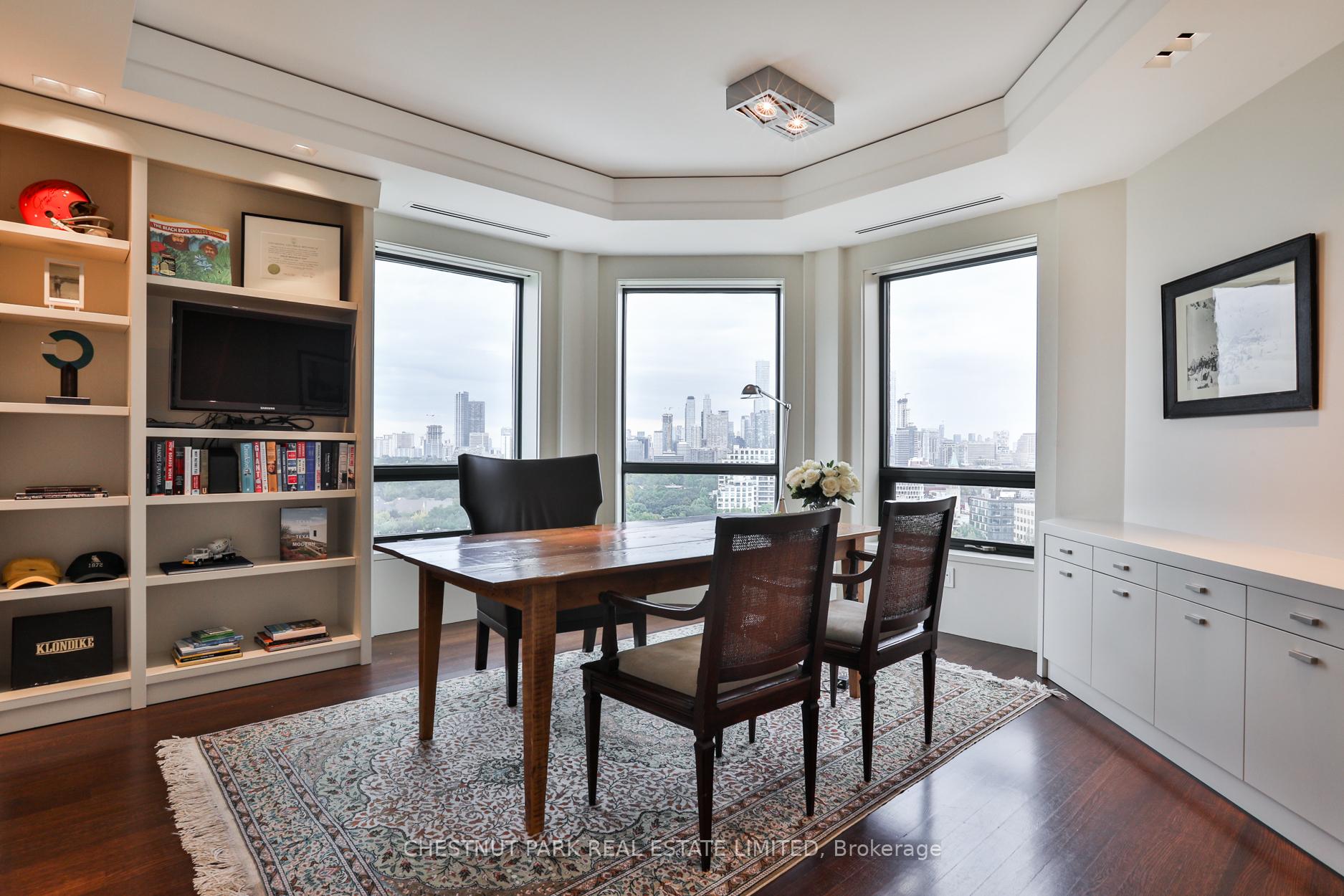 3 Bedrooms Condo at 33 Jackes,  Toronto For sale