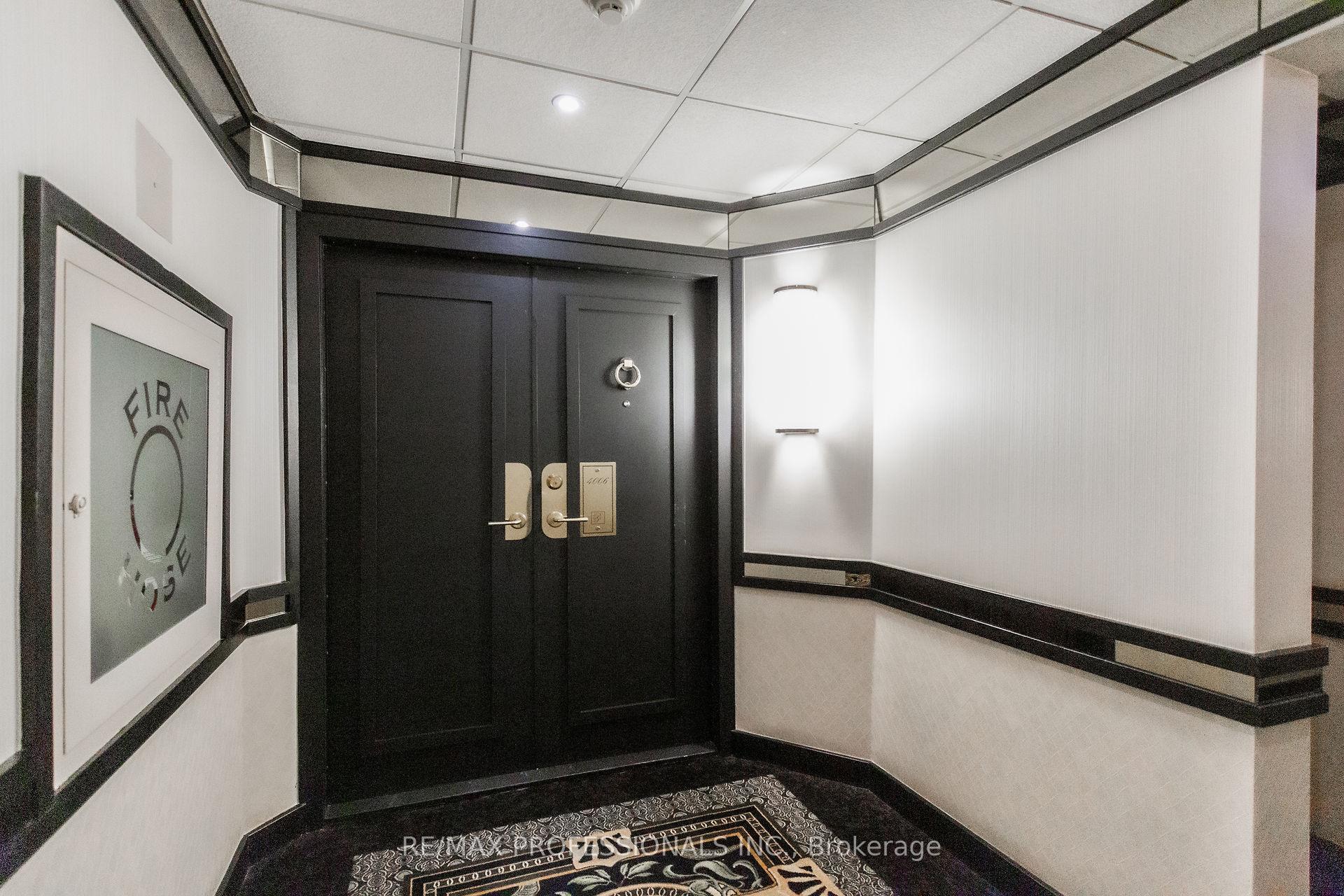 3 Bedrooms Condo at 2045 Lake Shore,  Toronto For sale