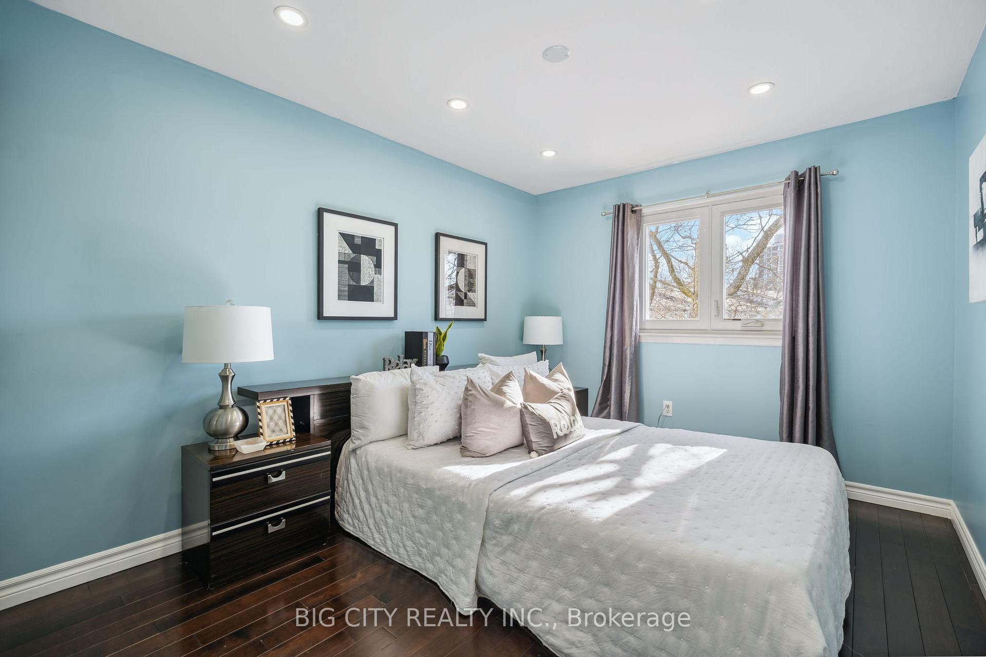 4 Bedrooms Condo at 321 Trudelle, Toronto For sale
