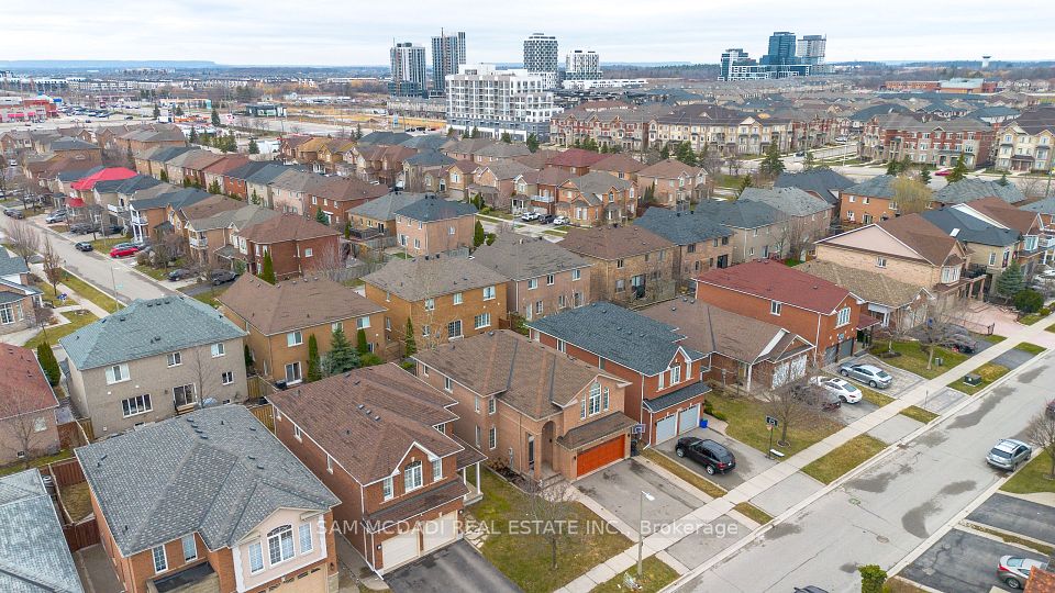 2530 Nichols Drive, Oakville, ON L6H 7L3