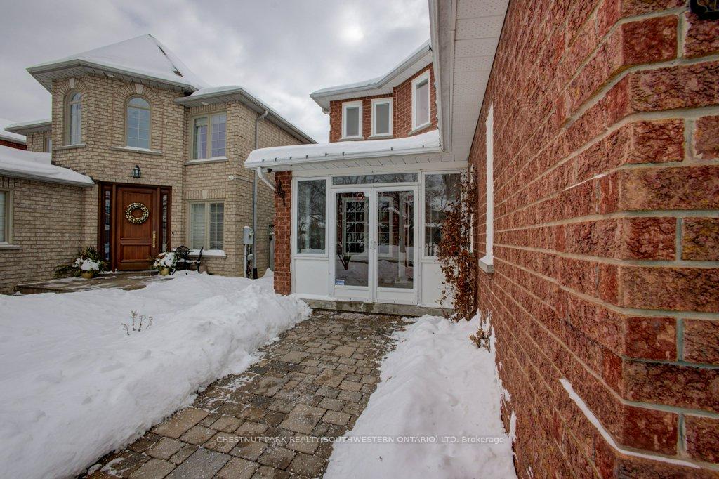 105 Veneto Drive, Vaughan, ON L4L 8X5