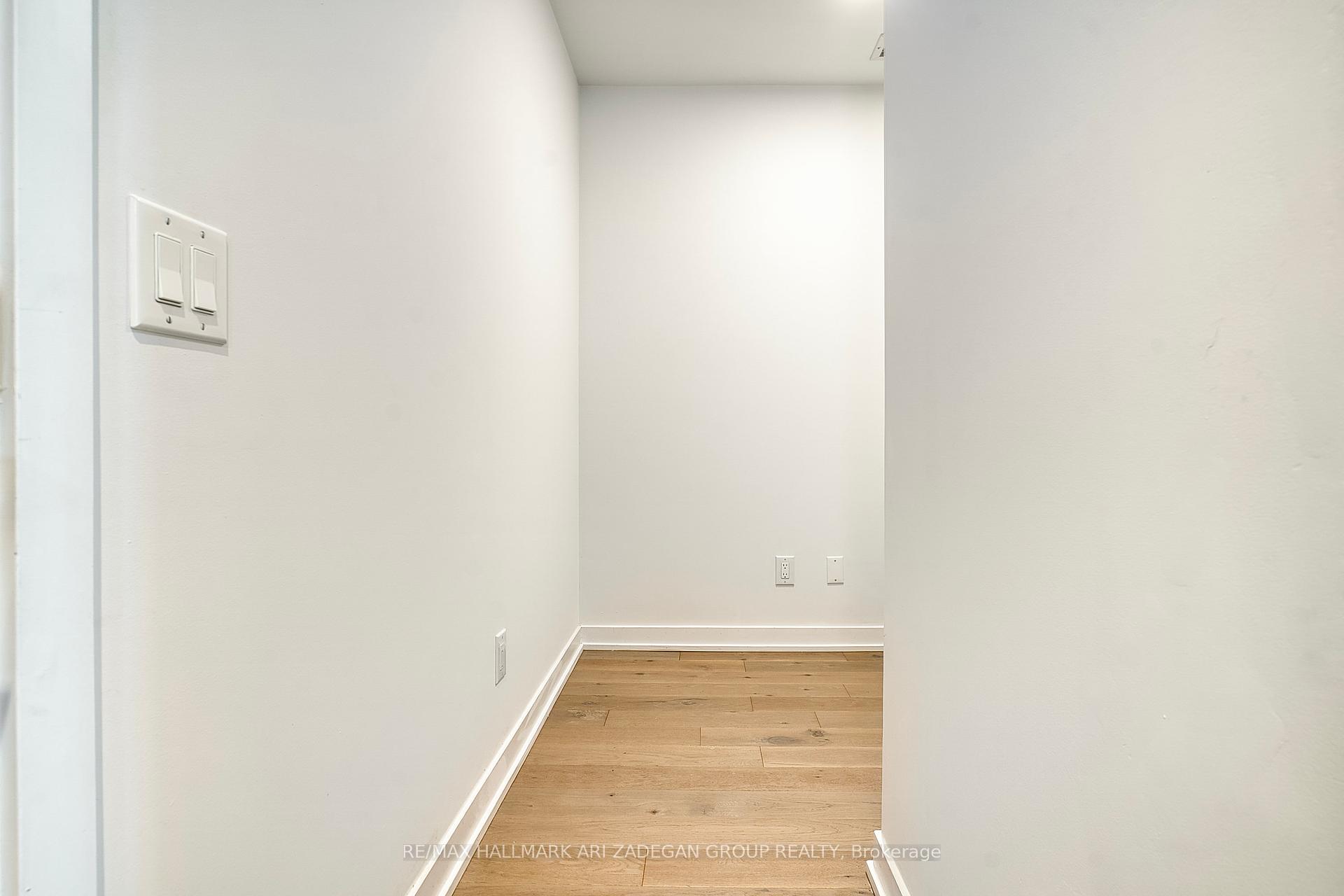 3 Bedrooms Condo at 1926 Lake Shore, Toronto For sale