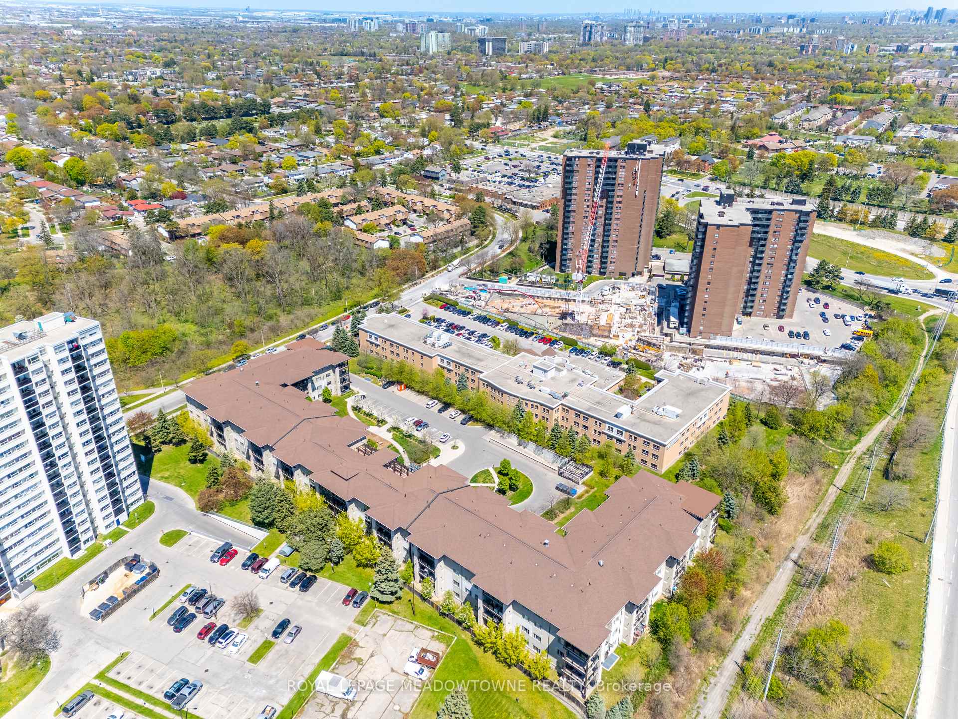 1 Bedroom Condo at 570 Lolita, Mississauga For sale