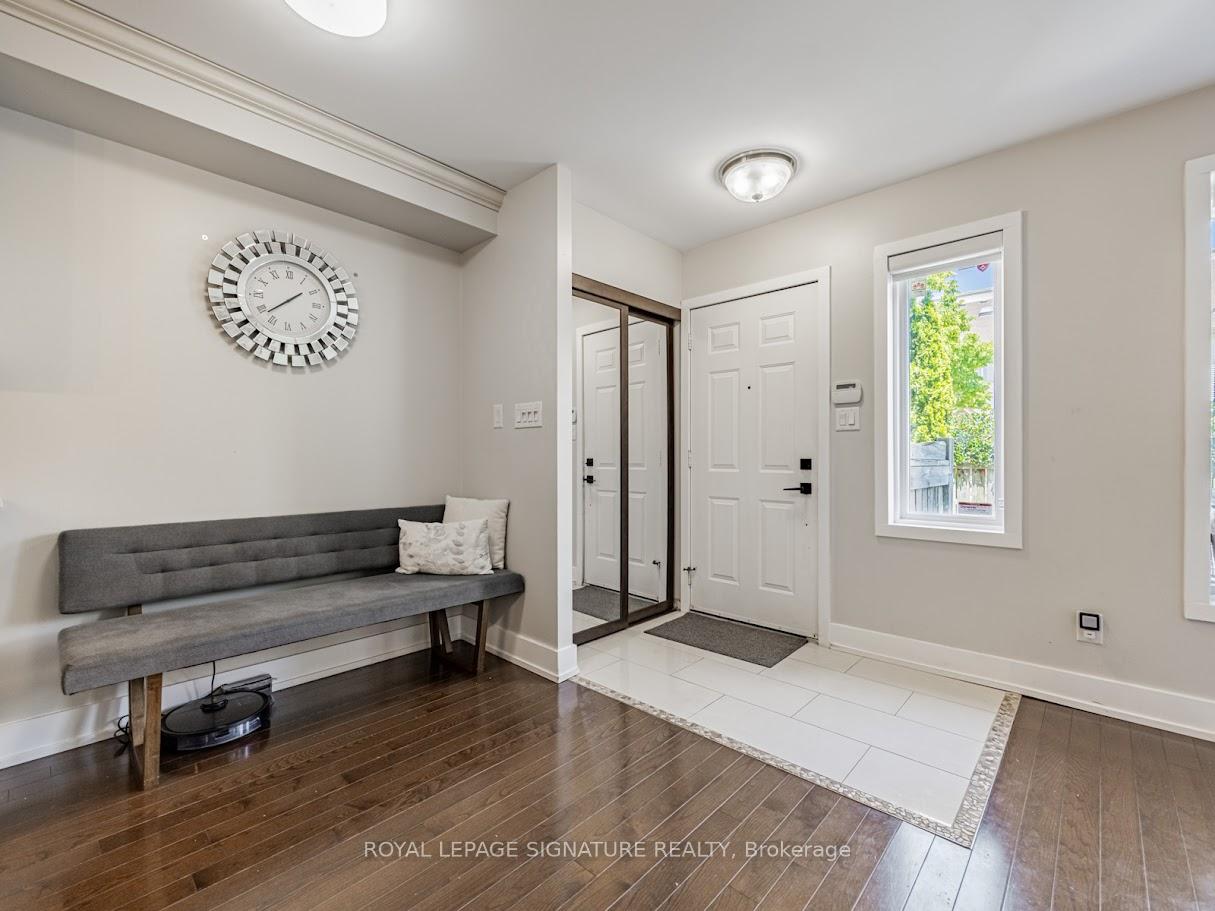 3 Bedrooms Condo at 1211 Parkwest, Mississauga For sale