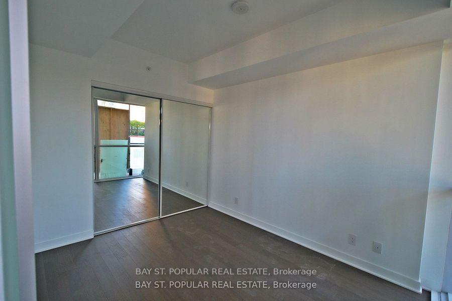 1 Bedroom Condo at 15 Grenville,  Toronto For sale