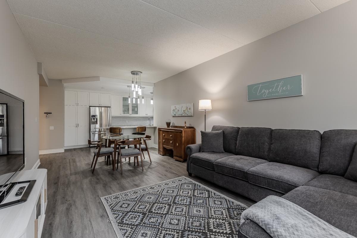 2 Bedrooms Condo at 2075 Amherst Heights, Burlington For sale