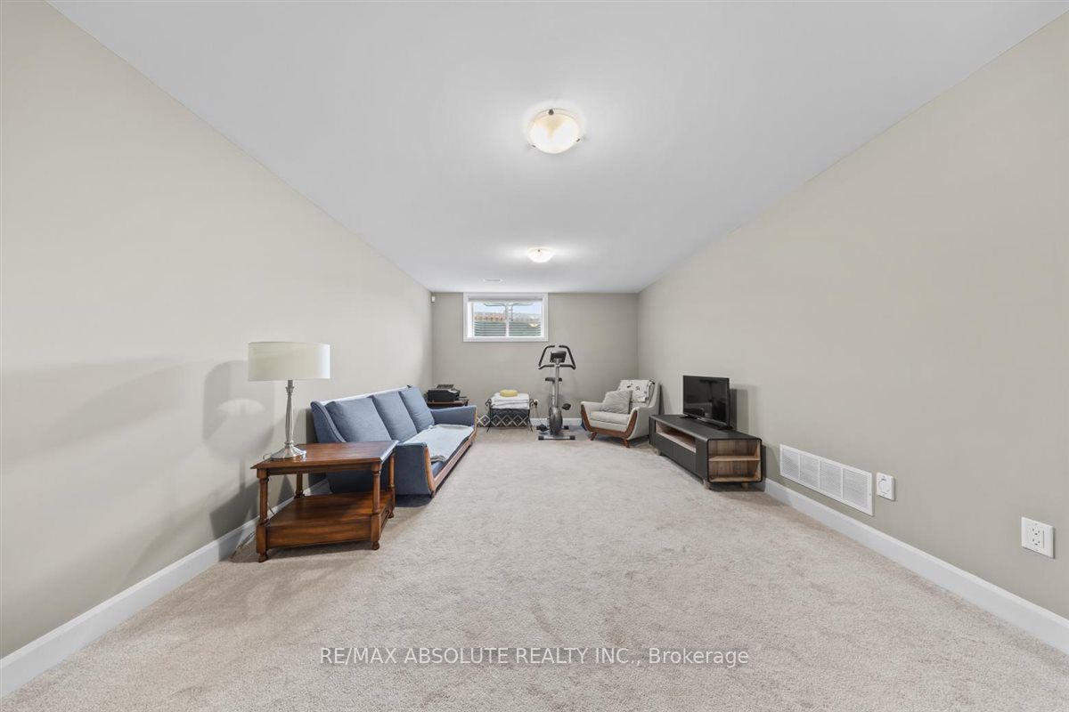 169 Bandelier Way