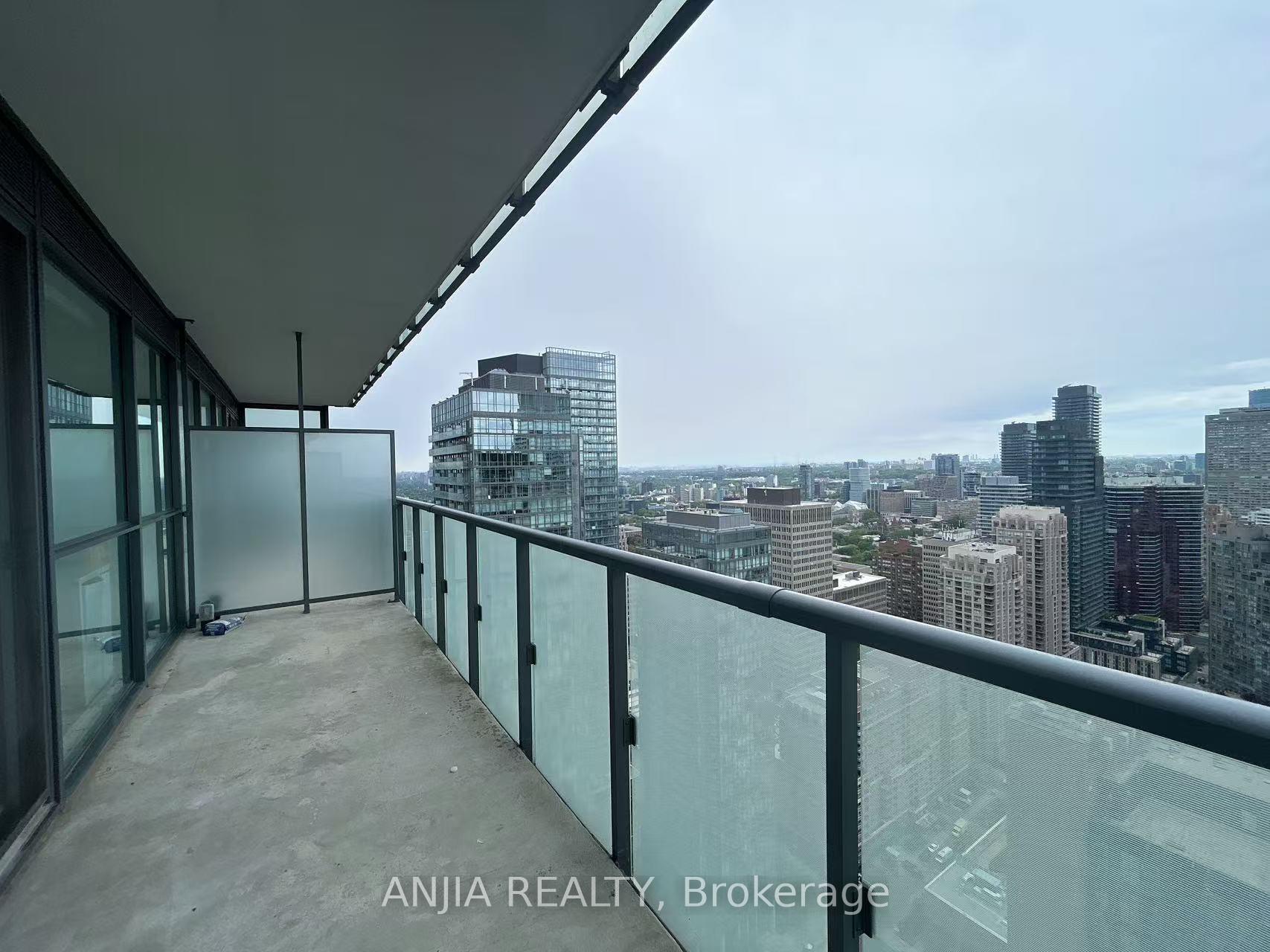 1 Bedroom Condo at 15 Grenville, Toronto For sale