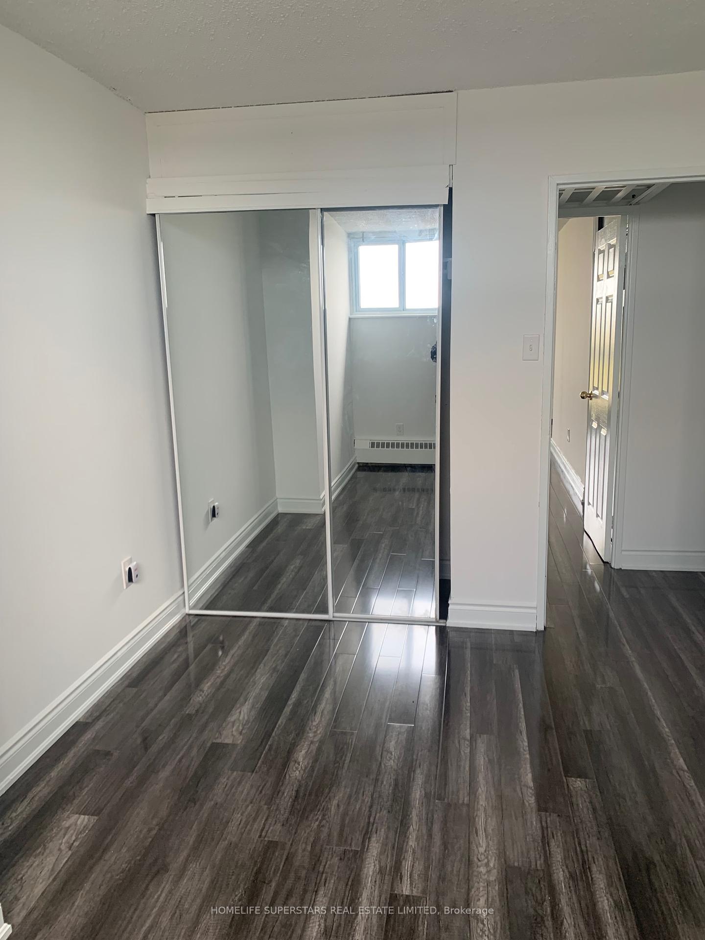 3 Bedrooms Condo at 4645 Jane,  Toronto For sale