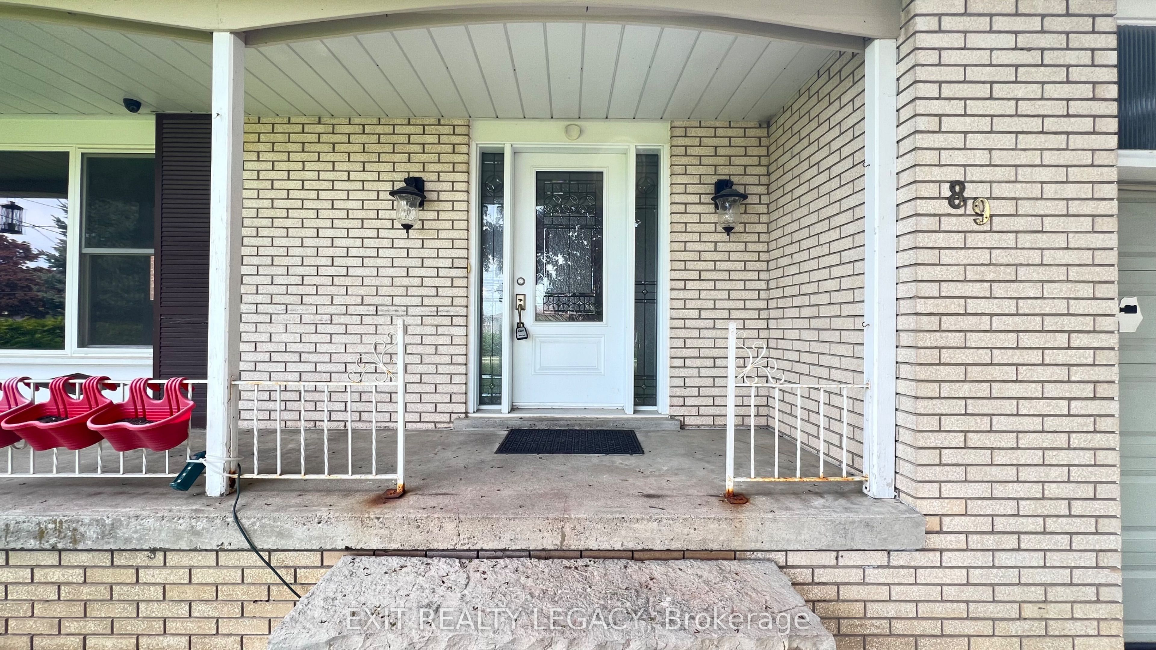 89 Bond Crescent
