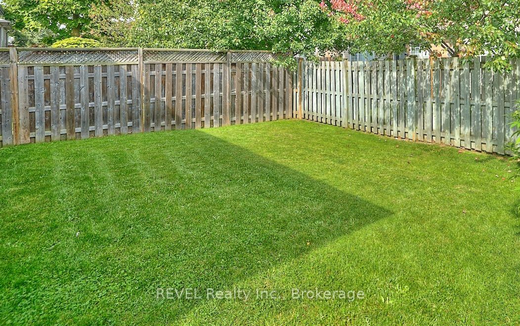 8159 Barrett Crescent, Niagara Falls, ON L2H 3H5