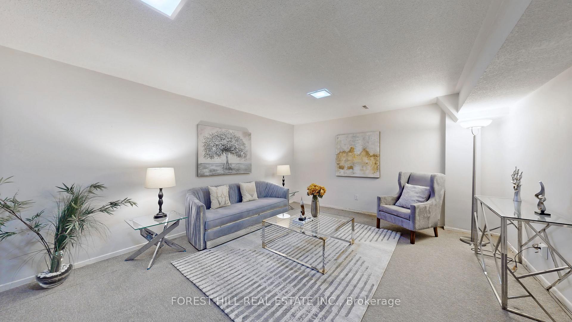 4 Bedrooms Condo at 33 Proudbank Millway, Toronto For sale