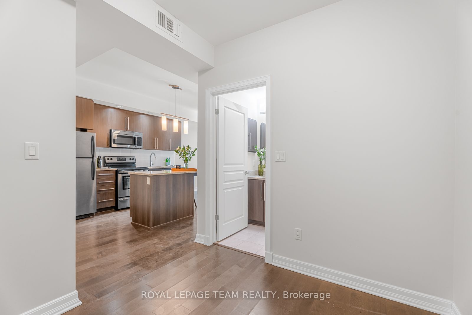 238 Besserer Street, #711