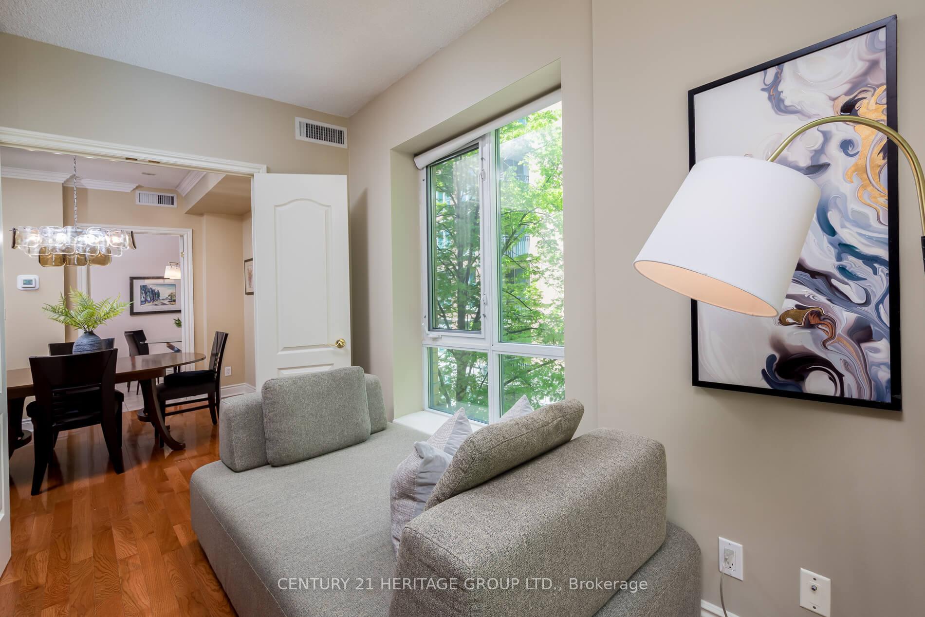 2 Bedrooms Condo at 11 William Carson, Toronto For sale