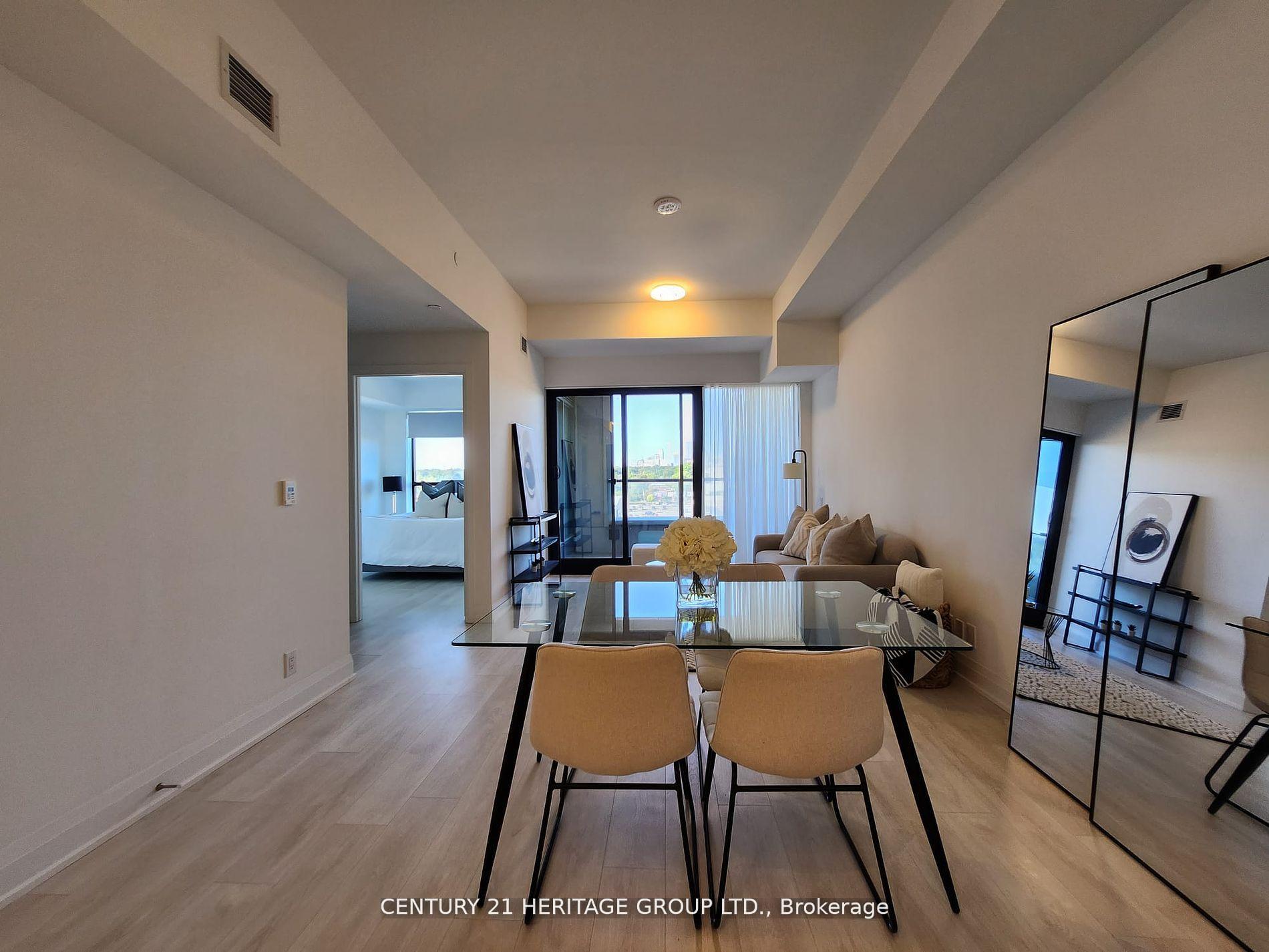 2 Bedrooms Condo at 33 Frederick Todd, Toronto For sale