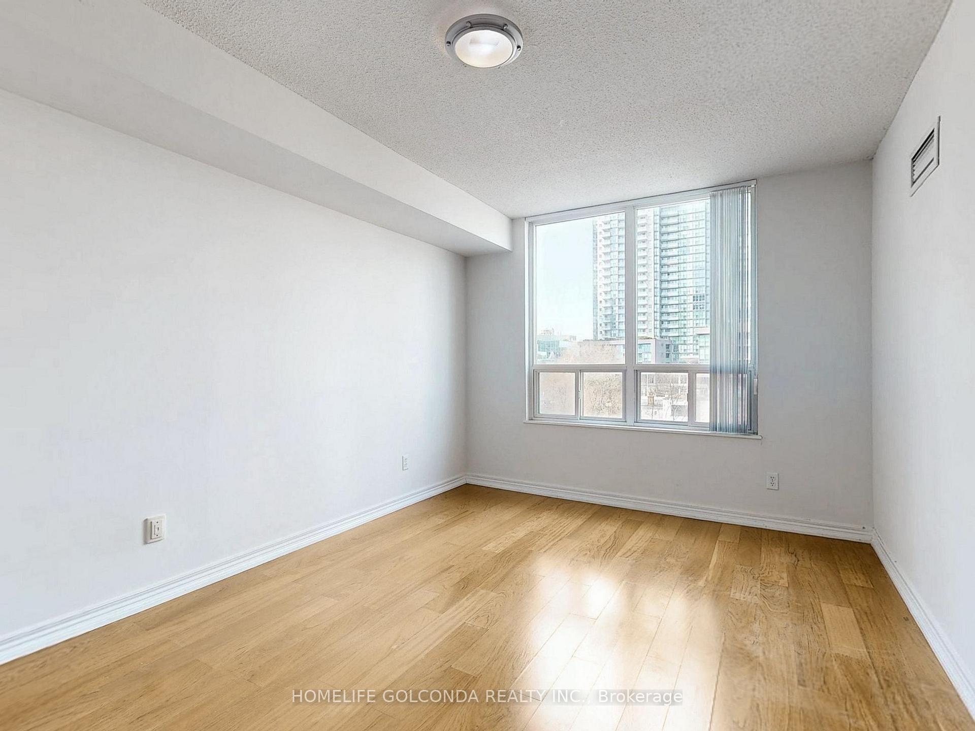 2 Bedrooms Condo at 28 Empress, Toronto For sale
