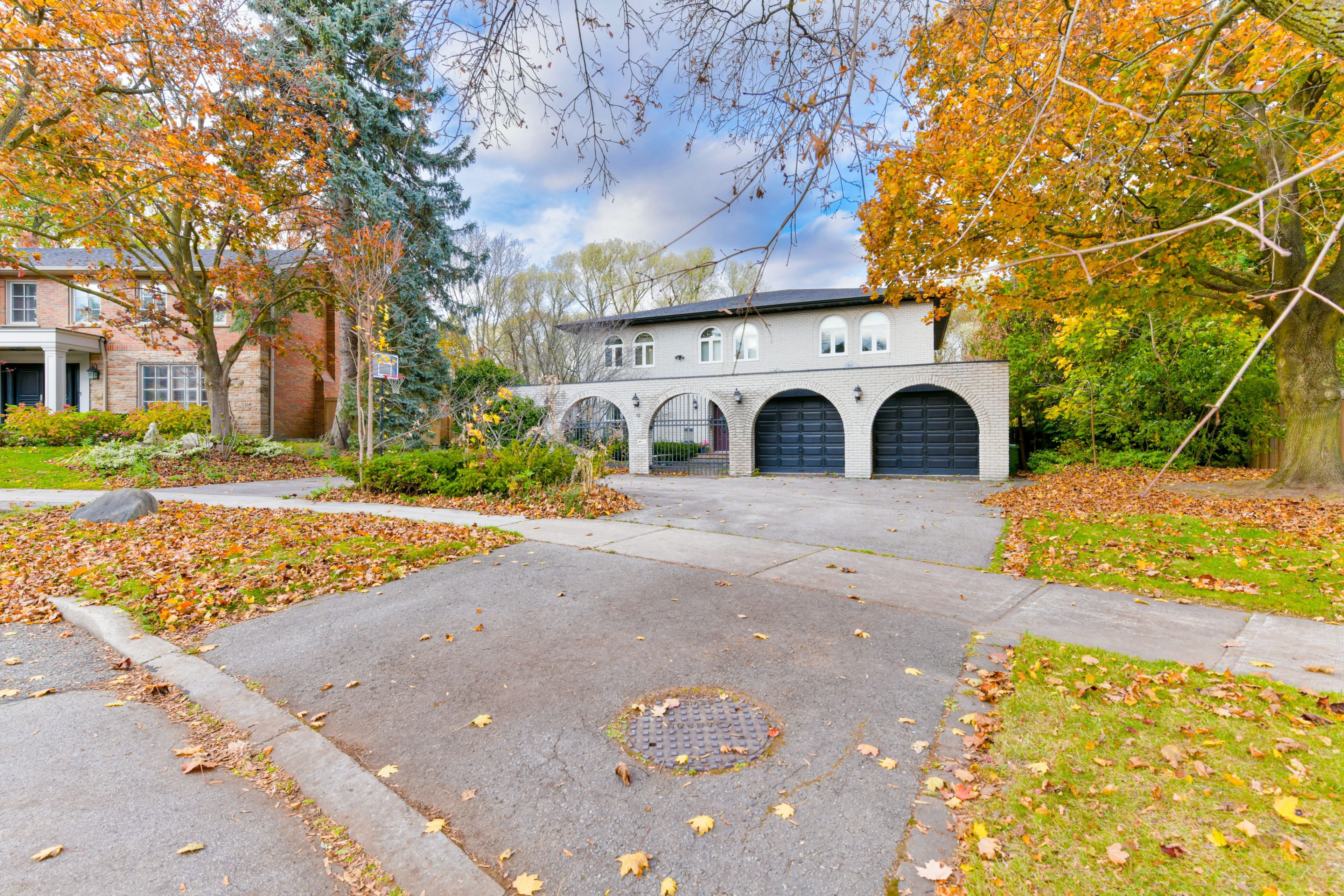 32 Bobwhite Crescent Toronto C12 Ontario M2L 2E1