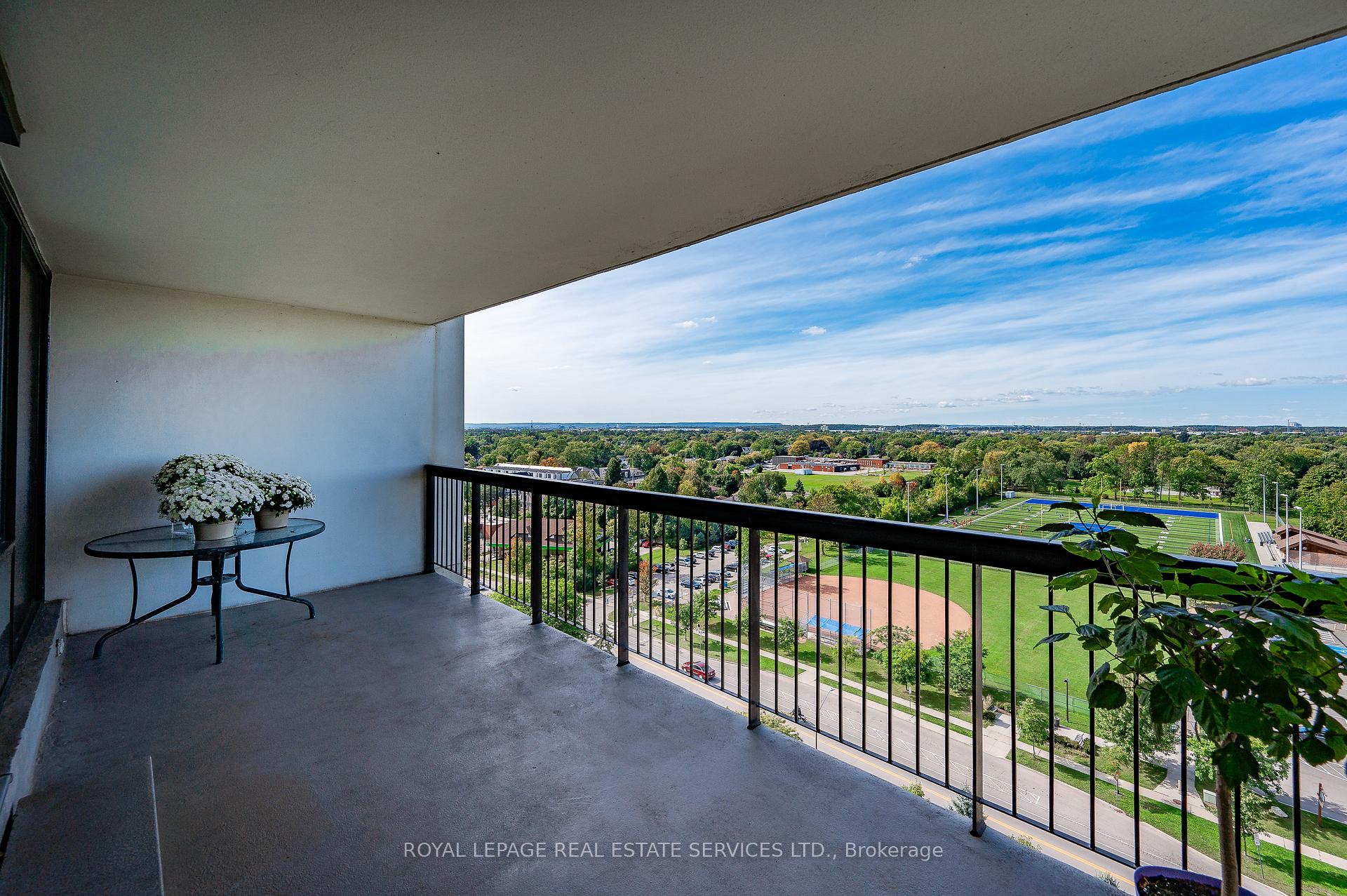 2 Bedrooms Condo at 2185 Marine,  Oakville For sale