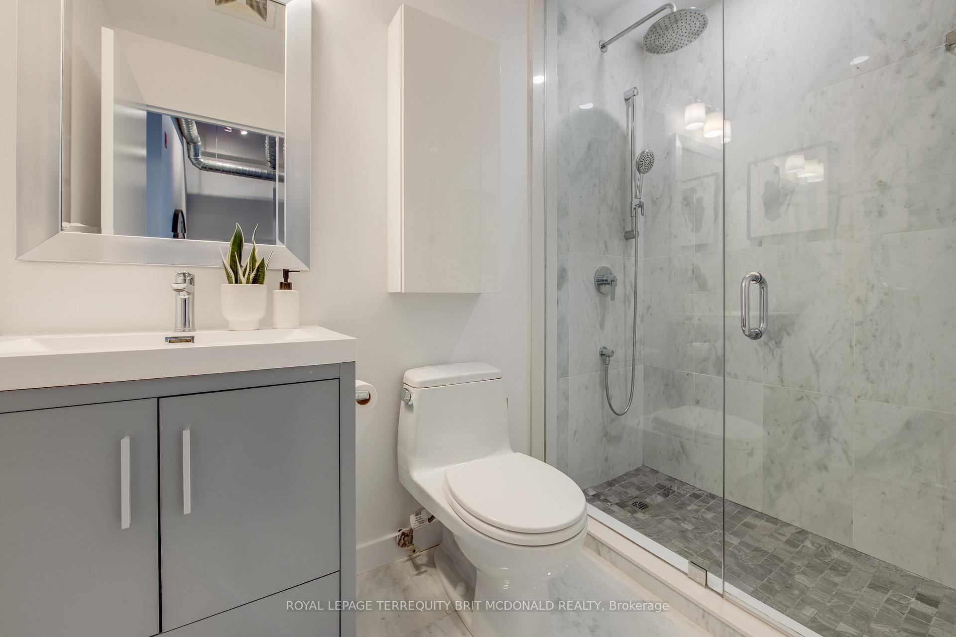 2 Bedrooms Condo at 436 Wellington, Toronto For sale