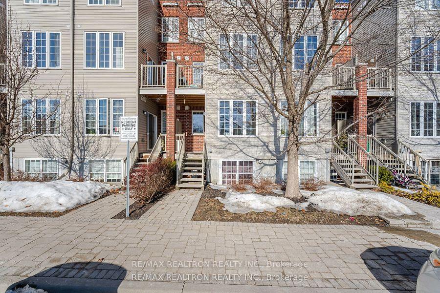 3 Bedrooms Condo at 4711 Kingston,  Toronto For sale