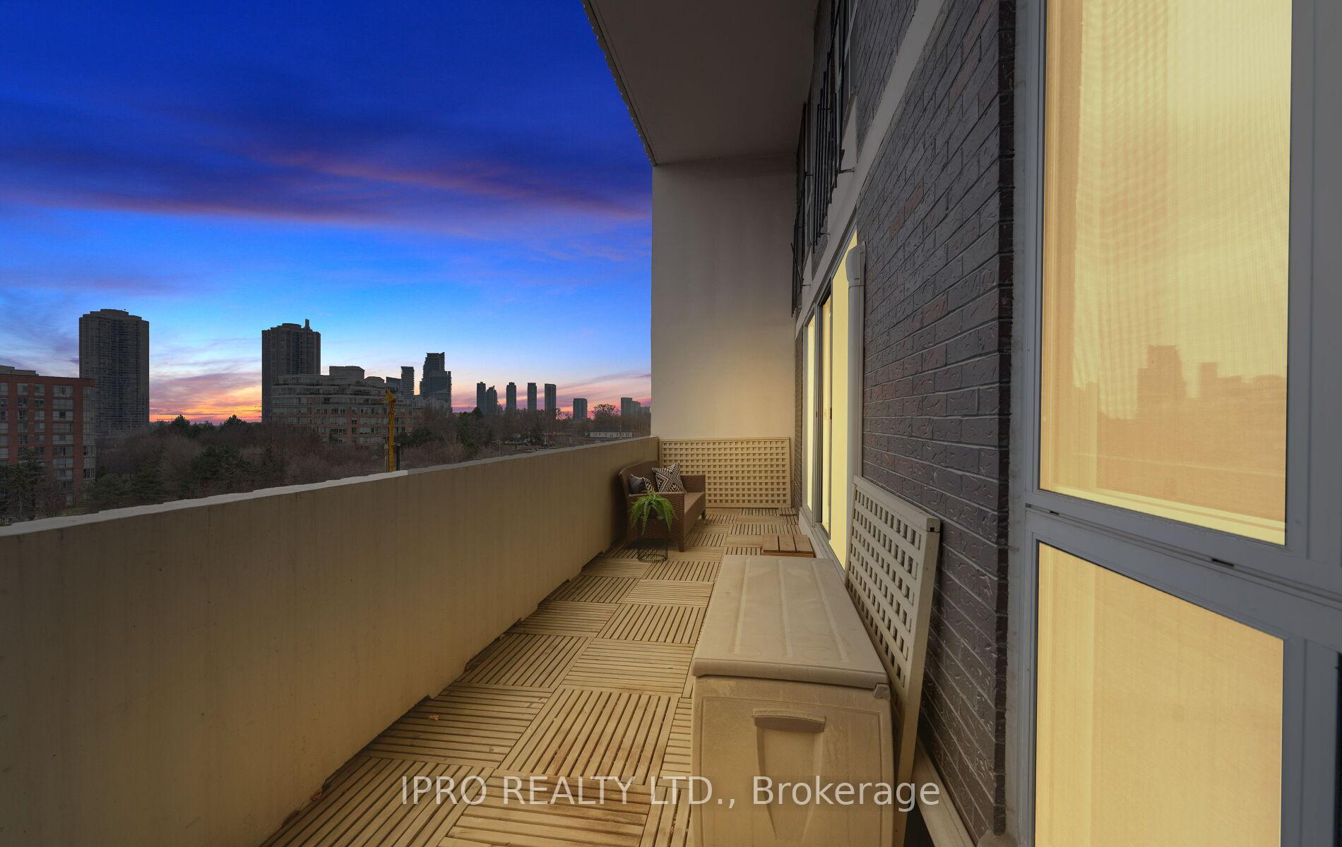 4 Bedrooms Condo at 60 Southport, Toronto For sale
