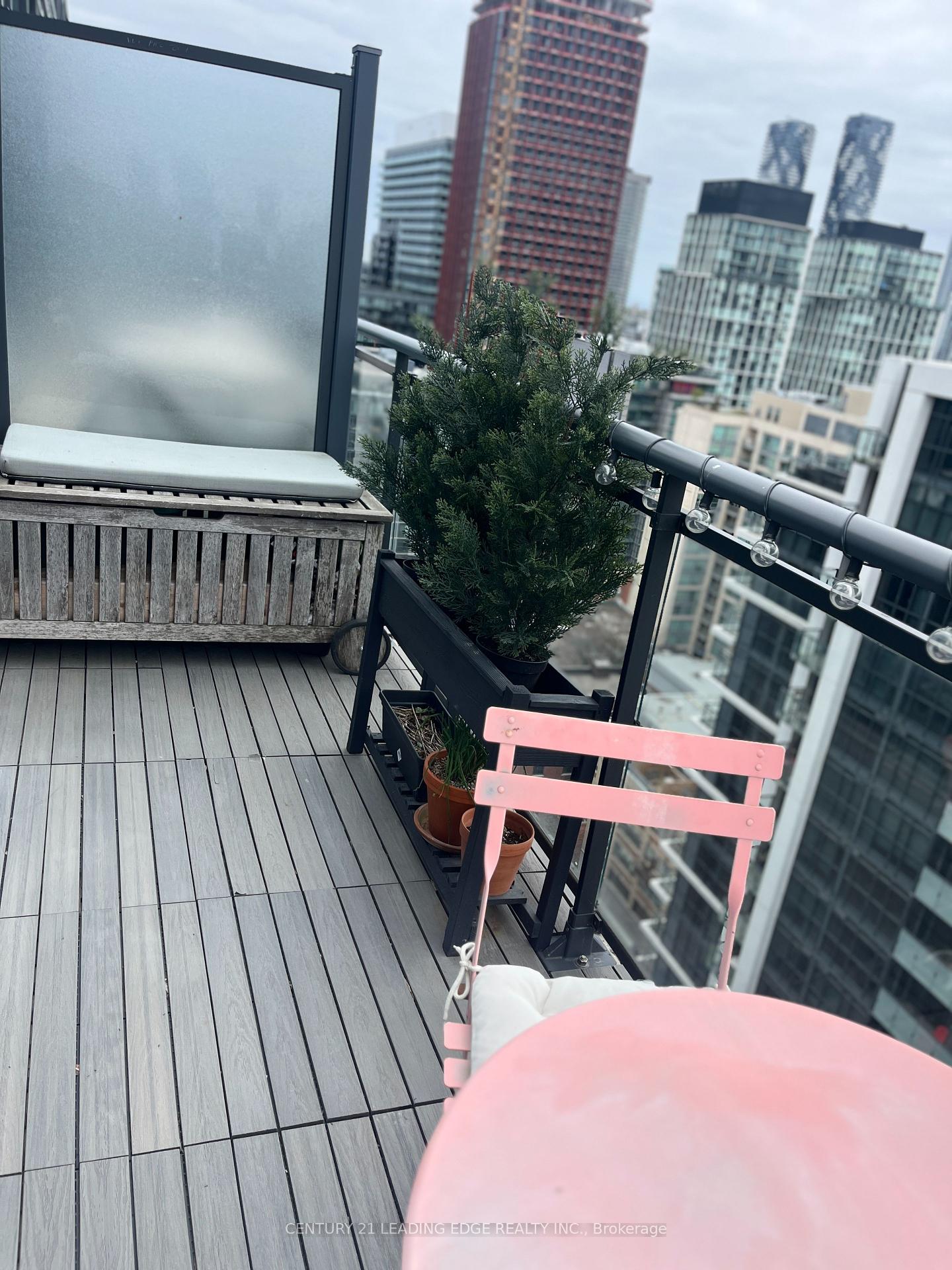 2 Bedrooms Condo at 460 Adelaide,  Toronto For sale