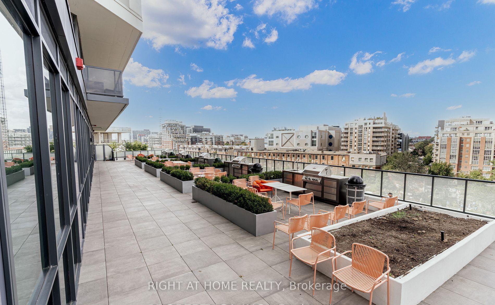 2 Bedrooms Condo at 50 Ordnance, Toronto For sale