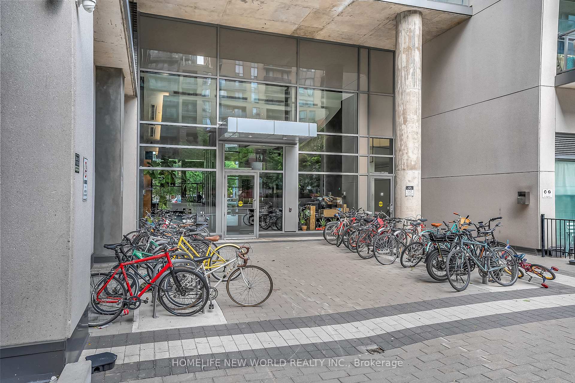 2 Bedrooms Condo at 68 Abell, Toronto For sale