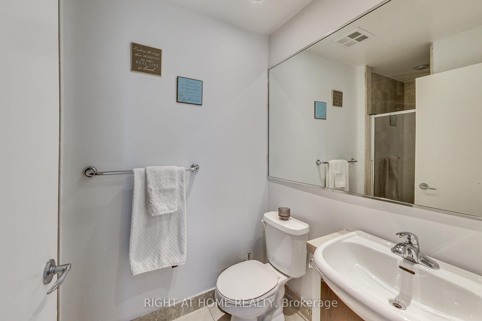 8 York Street W, #3102
