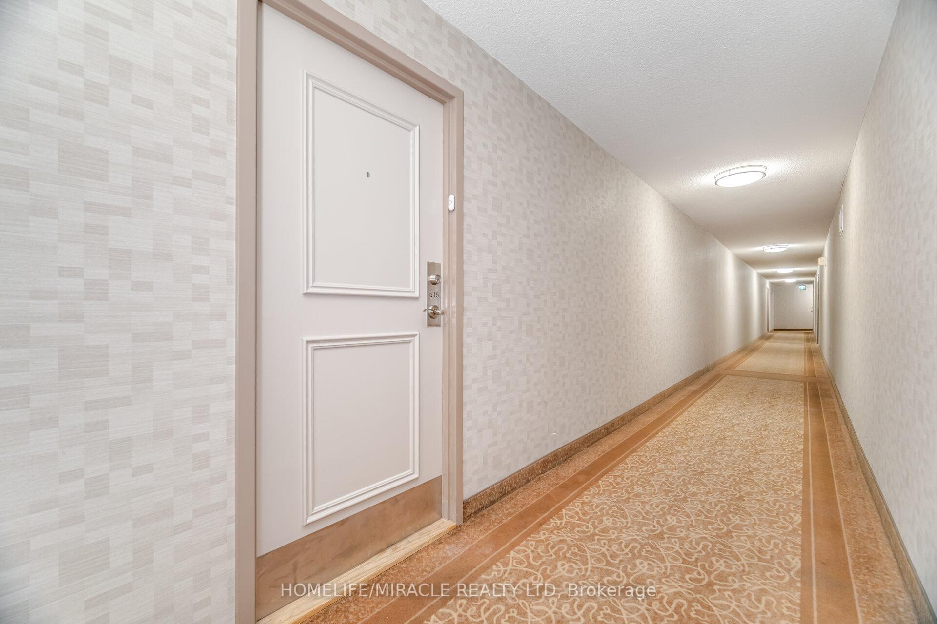 3 Bedrooms Condo at 1320 Mississauga valley, Mississauga For sale