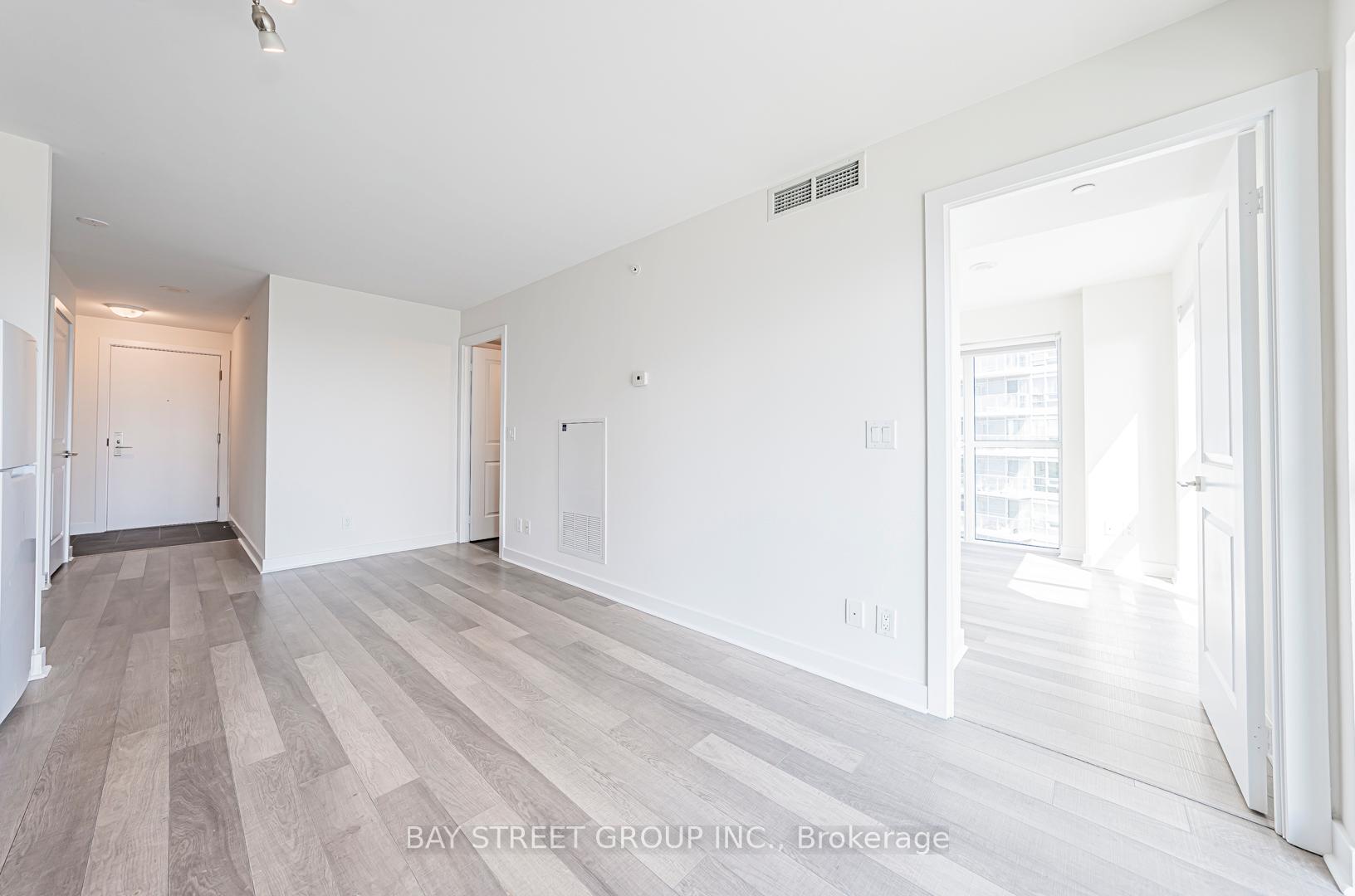 1 Bedroom Condo at 275 Yorkland, Toronto For sale