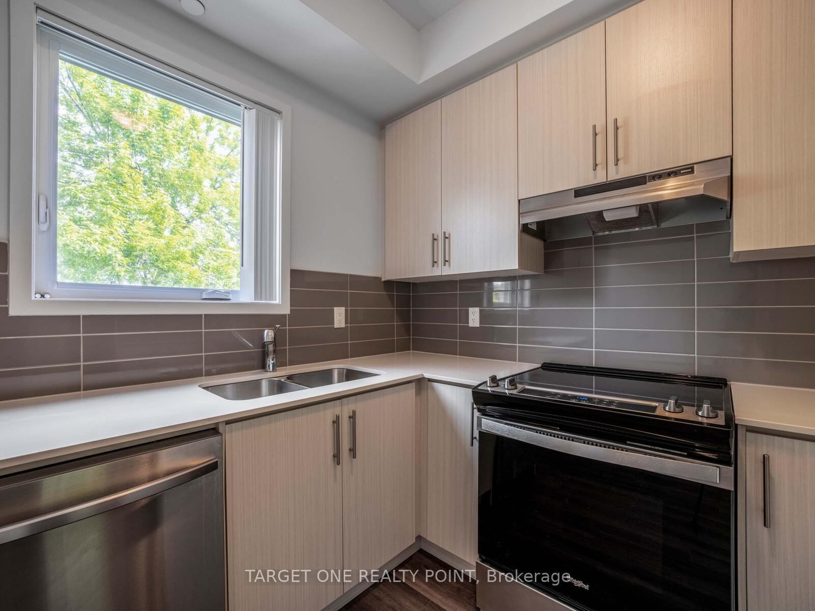 2 Bedrooms Condo at 225 Birmingham, Toronto For sale