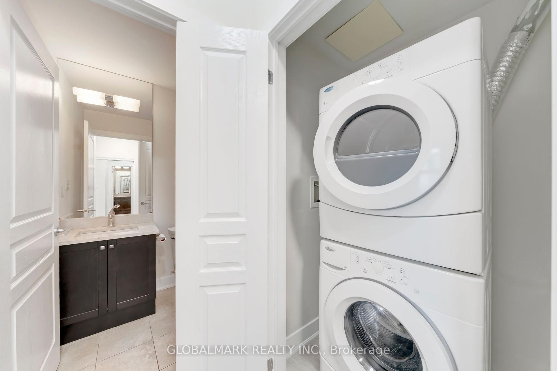 2 Bedrooms Condo at 128 Garden, Oakville For sale