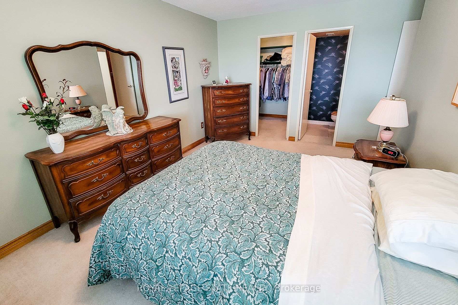 3 Bedrooms Condo at 301 Frances, Hamilton For sale